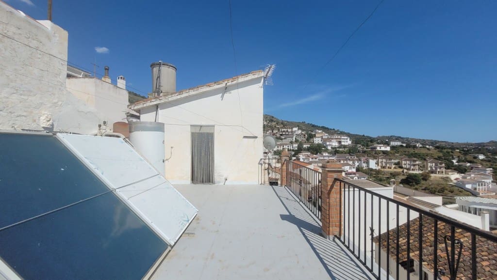 6 soveværelse Byhus til salg i Canillas de Albaida - € 139.950 (Ref: 9085451)