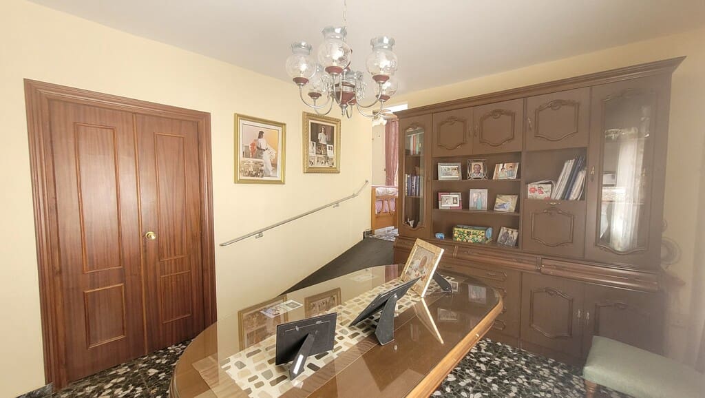 6 slaapkamer Huis te koop in Canillas de Albaida - € 139.950 (Ref: 9085451)