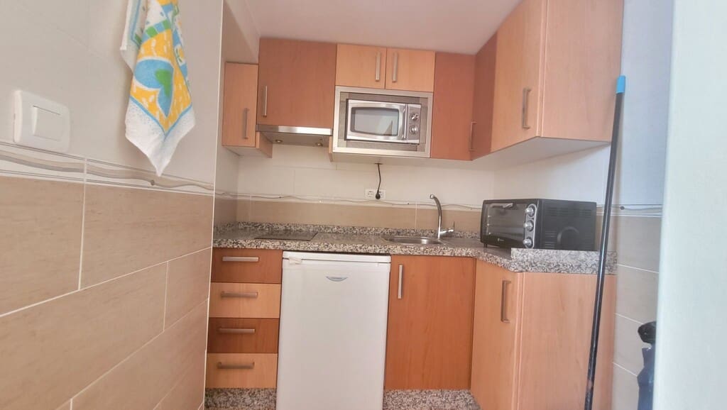 6 slaapkamer Huis te koop in Canillas de Albaida - € 139.950 (Ref: 9085451)