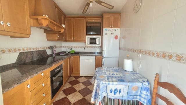 6 soveværelse Byhus til salg i Canillas de Albaida - € 139.950 (Ref: 9085451)