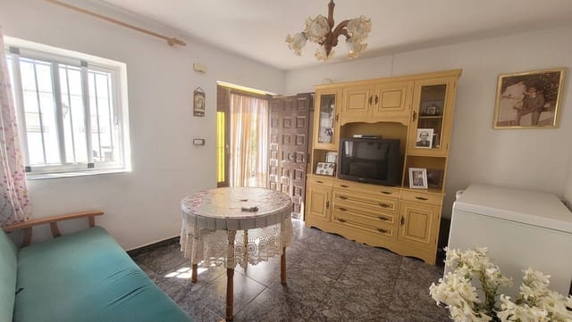 6 soveværelse Byhus til salg i Canillas de Albaida - € 139.950 (Ref: 9085451)