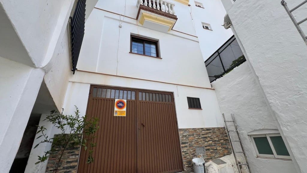 2 soveværelse Byhus til salg i Competa med garage - € 149.000 (Ref: 9095425)