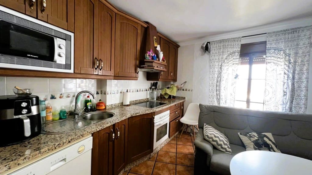 2 soveværelse Byhus til salg i Competa med garage - € 149.000 (Ref: 9095425)