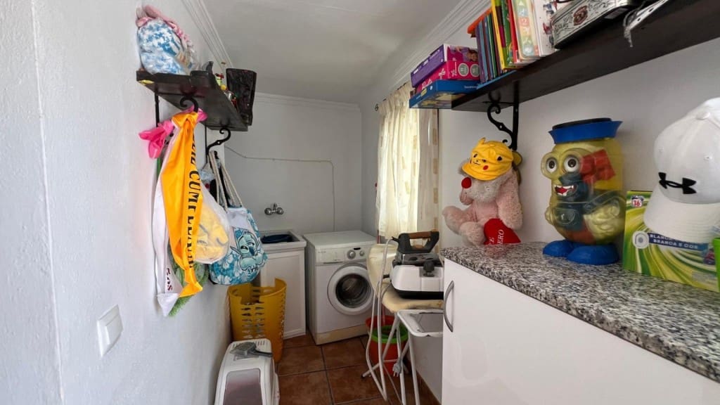 2 soveværelse Byhus til salg i Competa med garage - € 149.000 (Ref: 9095425)