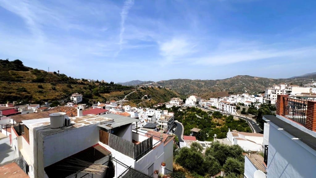 2 soveværelse Byhus til salg i Competa med garage - € 149.000 (Ref: 9095425)