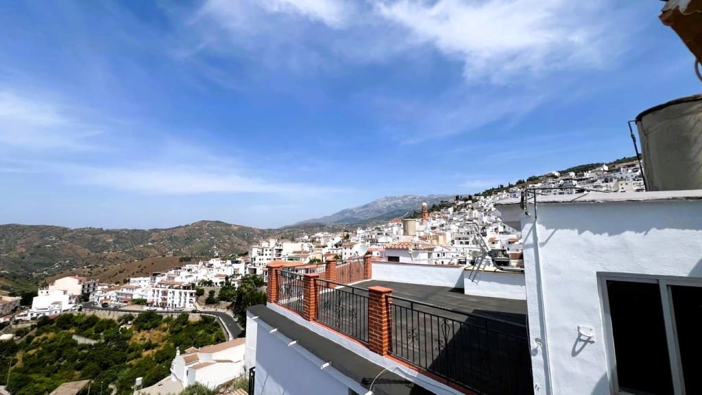 2 soveværelse Byhus til salg i Competa med garage - € 149.000 (Ref: 9095425)