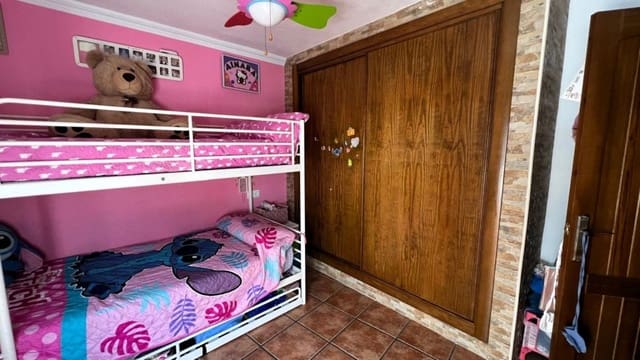 2 makuuhuone Omakotitalo myytävänä paikassa Cómpeta mukana 
autotalli - 149 000 € (Ref: 9095425)