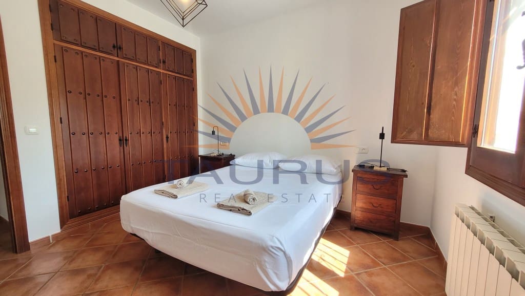 3 slaapkamer Villa te koop in Archez met zwembad - € 349.000 (Ref: 9106420)