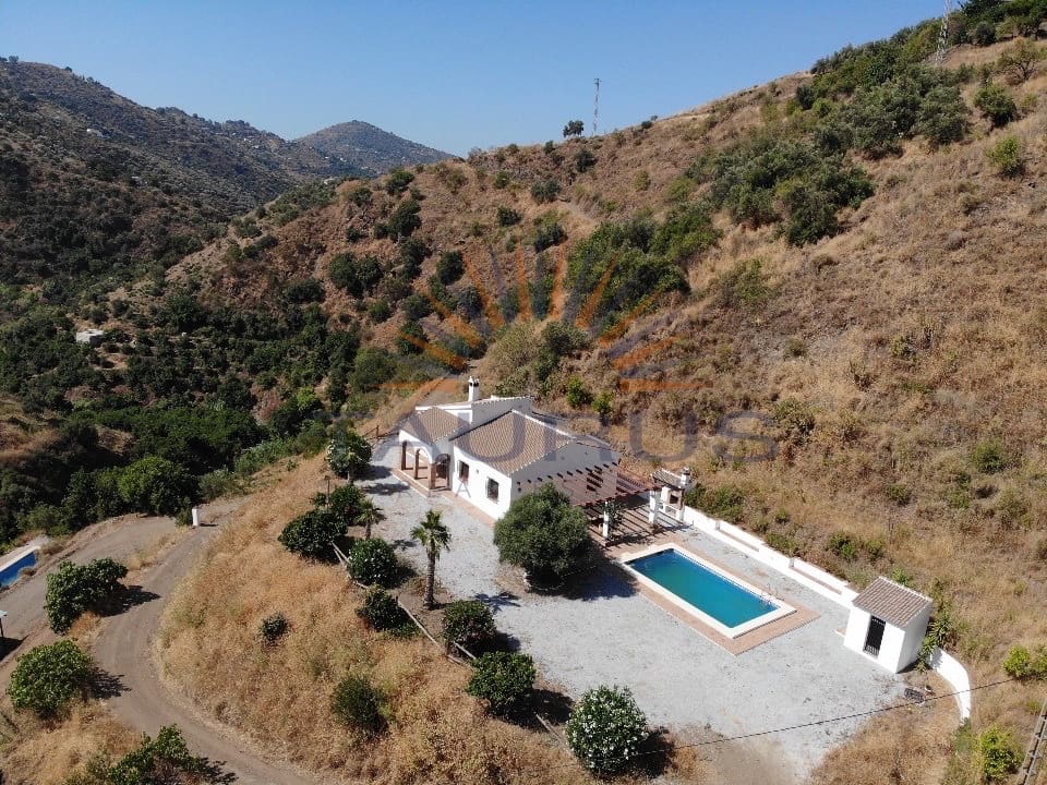 3 slaapkamer Villa te koop in Archez met zwembad - € 349.000 (Ref: 9106420)