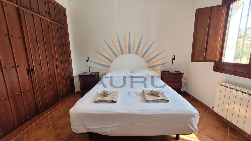 3 slaapkamer Villa te koop in Archez met zwembad - € 349.000 (Ref: 9106420)