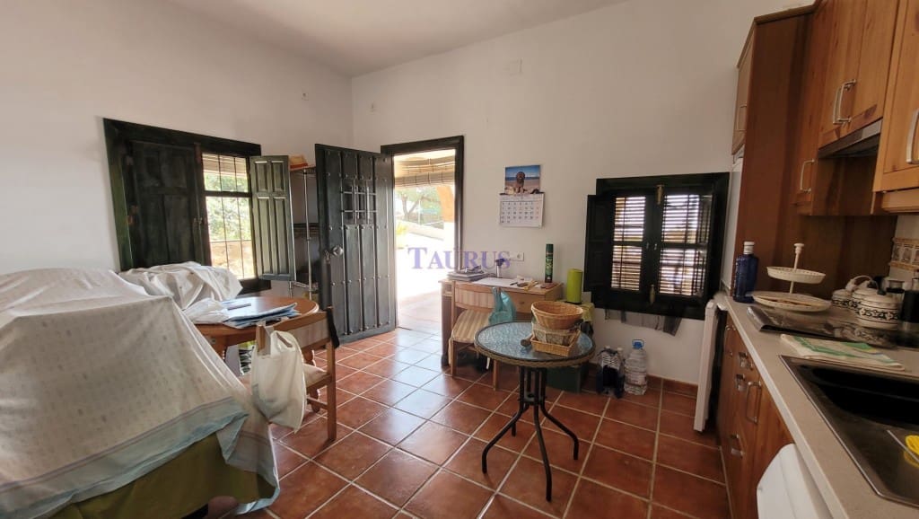 2 soveværelse Finca/Landehus til salg i Cajiz med swimmingpool - € 350.000 (Ref: 9146968)