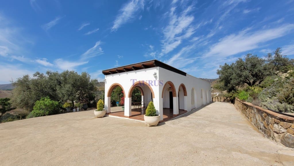 2 soveværelse Finca/Landehus til salg i Cajiz med swimmingpool - € 350.000 (Ref: 9146968)