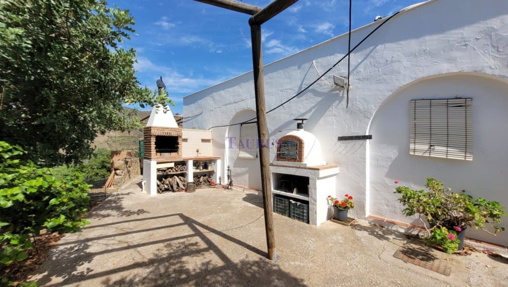 2 soveværelse Finca/Landehus til salg i Cajiz med swimmingpool - € 350.000 (Ref: 9146968)