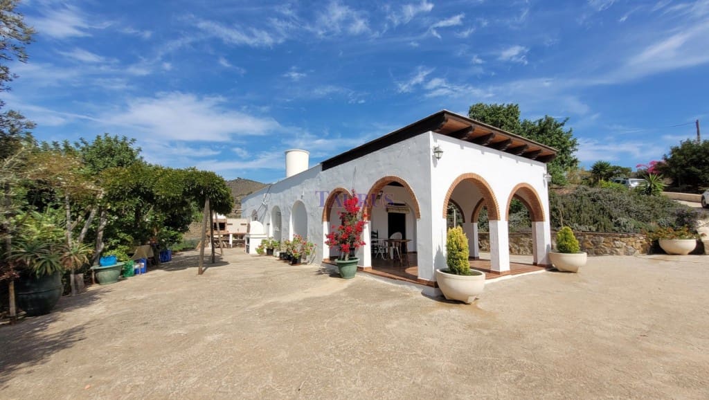 2 soveværelse Finca/Landehus til salg i Cajiz med swimmingpool - € 350.000 (Ref: 9146968)