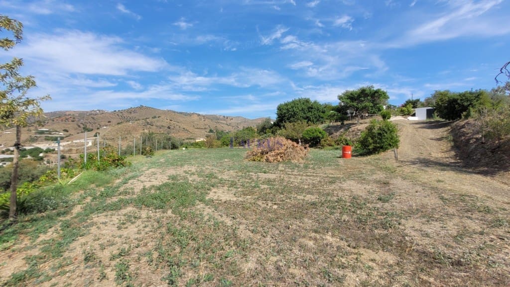 2 soveværelse Finca/Landehus til salg i Cajiz med swimmingpool - € 350.000 (Ref: 9146968)