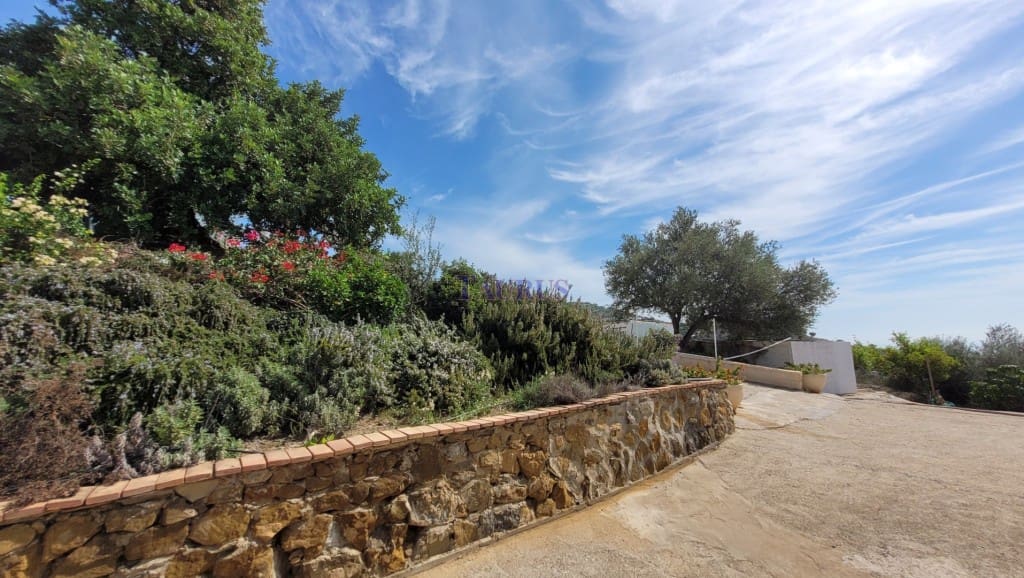 2 soveværelse Finca/Landehus til salg i Cajiz med swimmingpool - € 350.000 (Ref: 9146968)