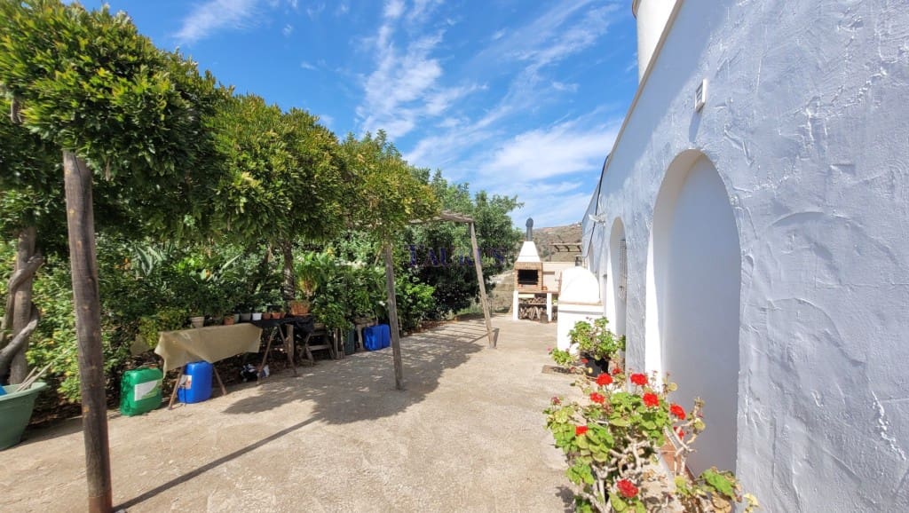 2 soveværelse Finca/Landehus til salg i Cajiz med swimmingpool - € 350.000 (Ref: 9146968)