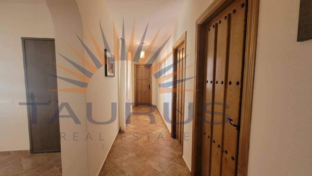 3 soveværelse Villa til salg i Canillas de Albaida med swimmingpool - € 475.000 (Ref: 9153824)