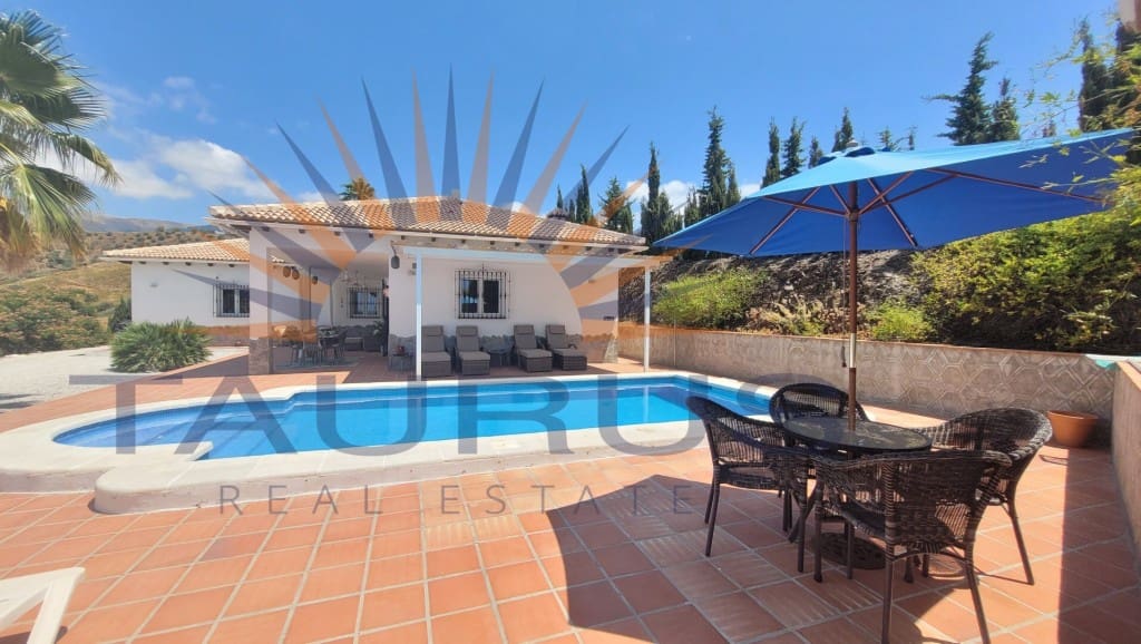3 soveværelse Villa til salg i Canillas de Albaida med swimmingpool - € 475.000 (Ref: 9153824)