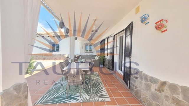 3 sovrum Villa till salu i Canillas de Albaida med pool - 475 000 € (Ref: 9153824)