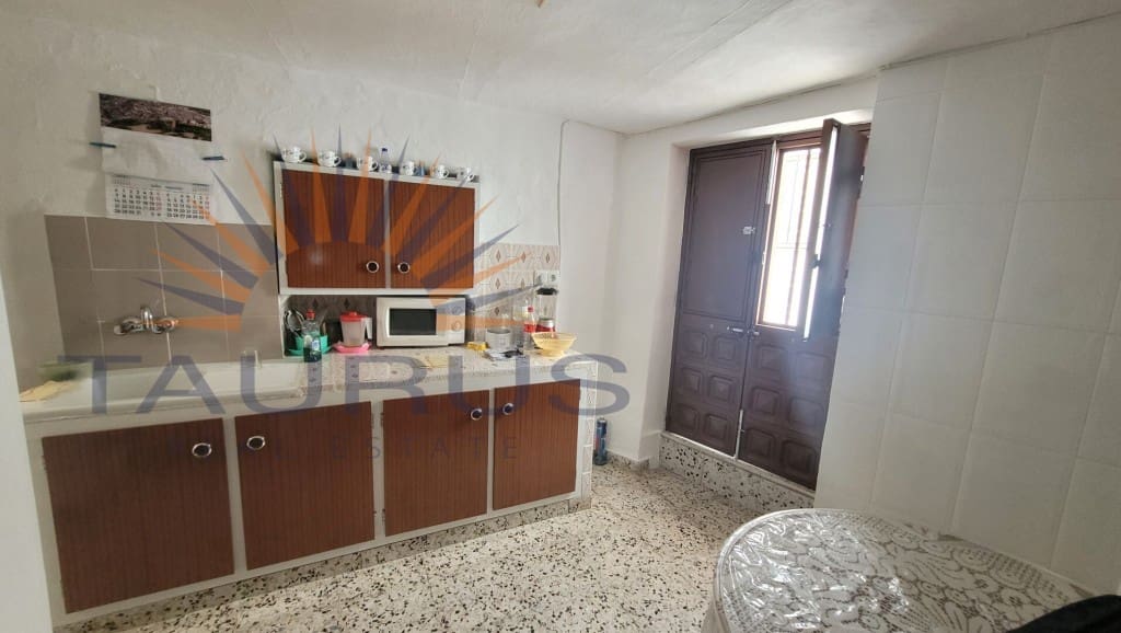 5 sypialnia Dom na sprzedaż w Salares z garażem - 160 000 € (Ref: 9153825)