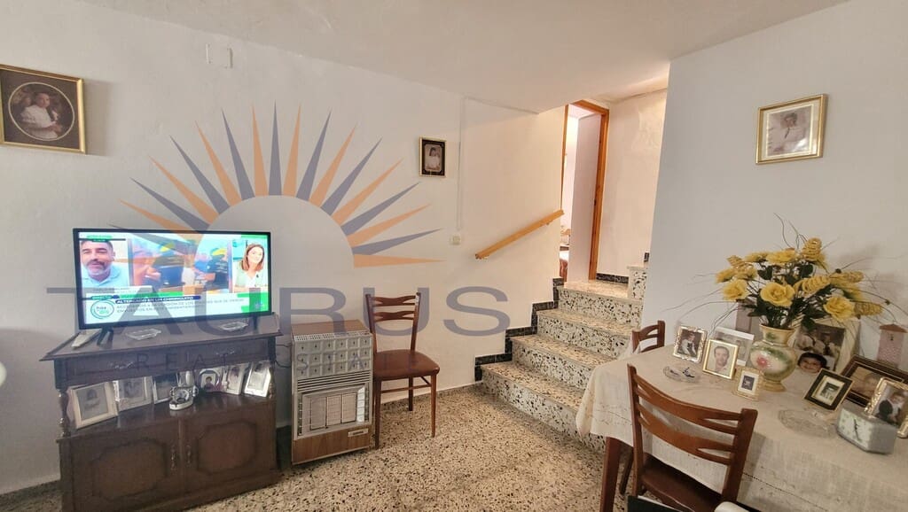 5 Zimmer Haus zu verkaufen in Salares mit Garage - 160.000 € (Ref: 9153825)