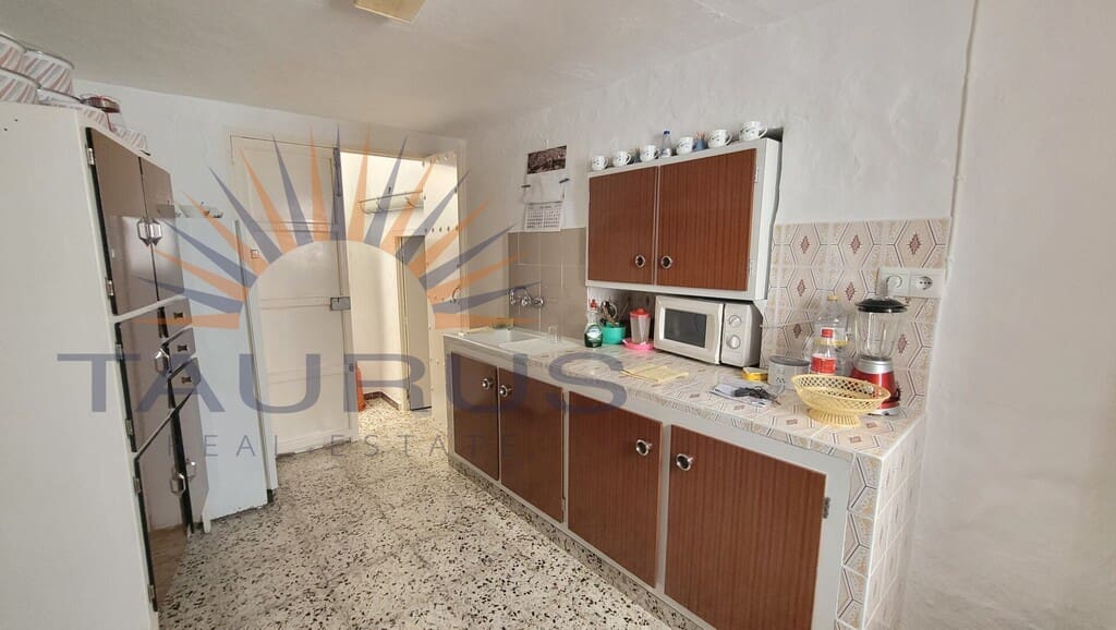 5 Zimmer Haus zu verkaufen in Salares mit Garage - 160.000 € (Ref: 9153825)