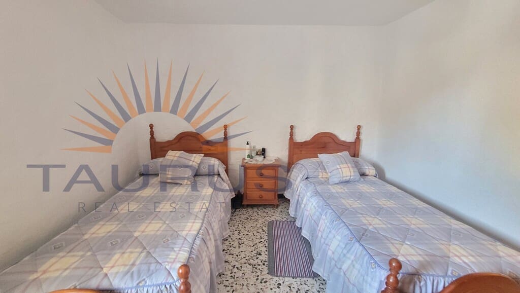 5 Zimmer Haus zu verkaufen in Salares mit Garage - 160.000 € (Ref: 9153825)