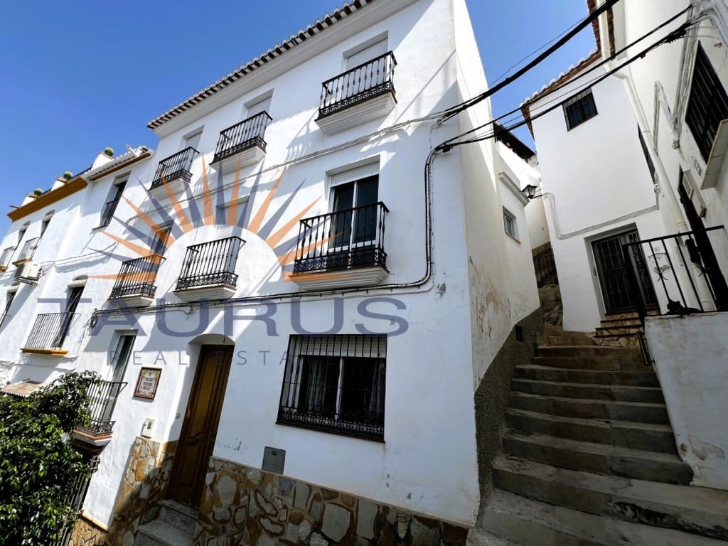 5 soveværelse Byhus til salg i Competa - € 194.000 (Ref: 9185642)