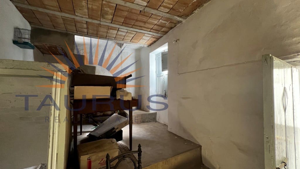 5 soveværelse Byhus til salg i Competa - € 194.000 (Ref: 9185642)