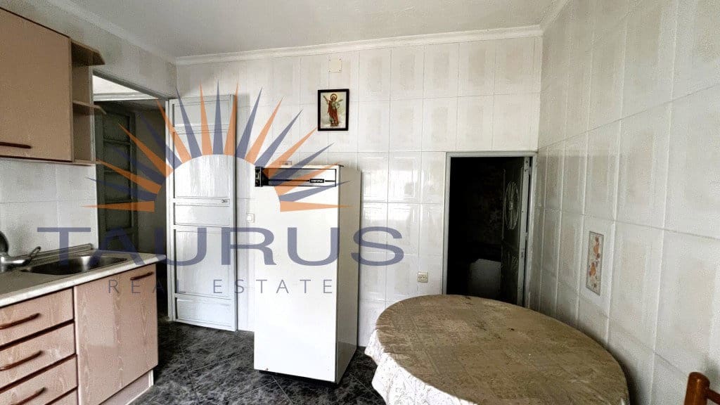 5 bedroom Townhouse for sale in Competa - € 194,000 (Ref: 9185642)