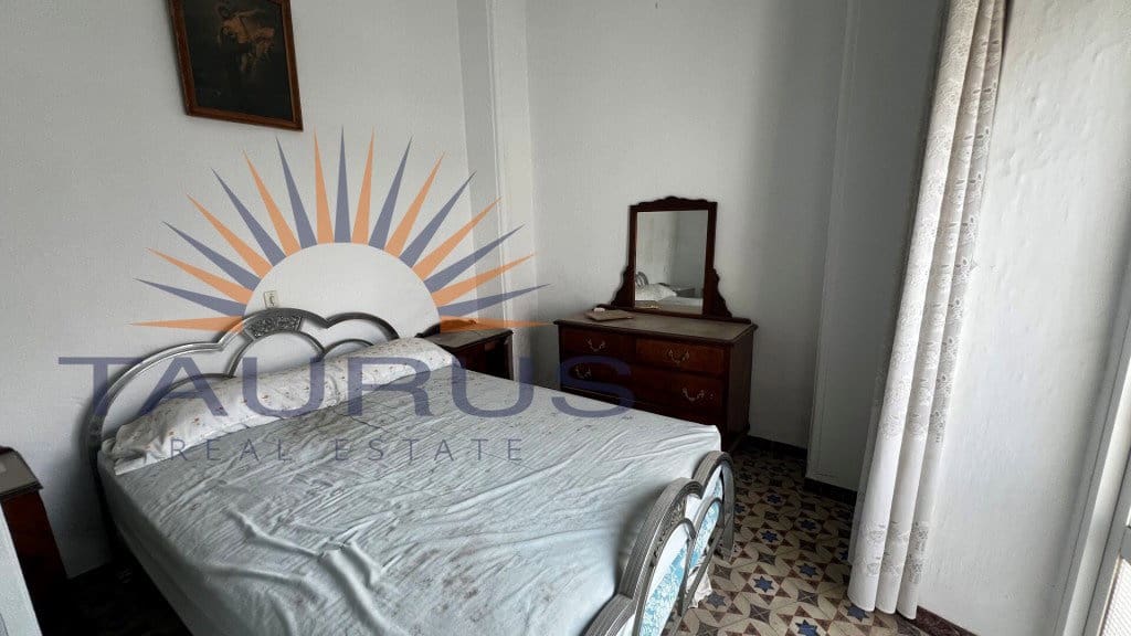 5 bedroom Townhouse for sale in Competa - € 194,000 (Ref: 9185642)
