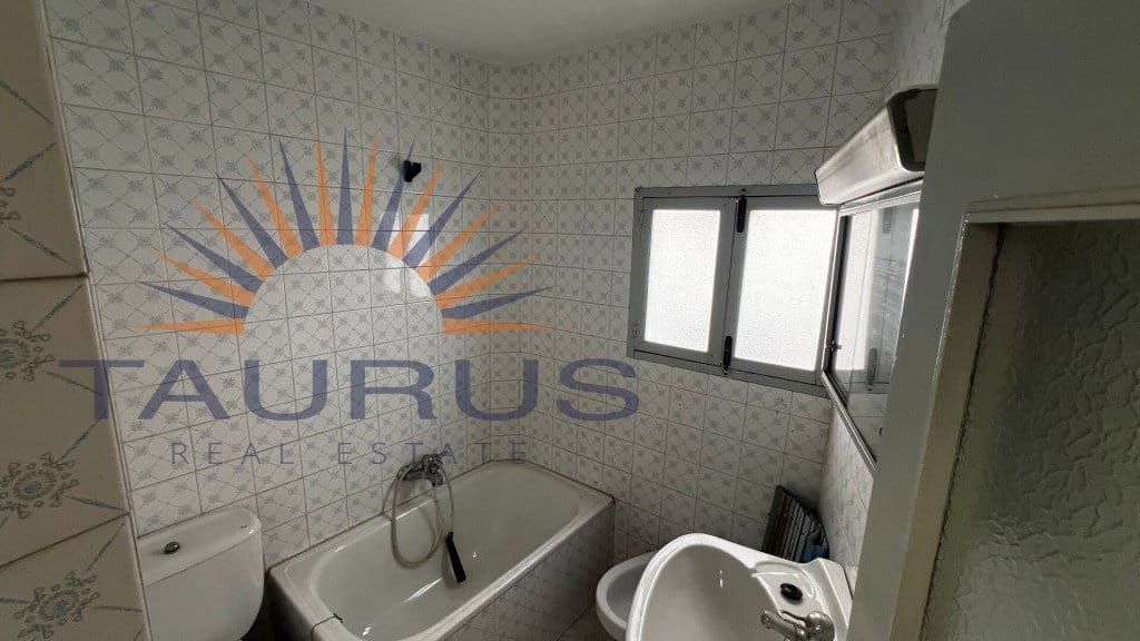 5 bedroom Townhouse for sale in Competa - € 194,000 (Ref: 9185642)