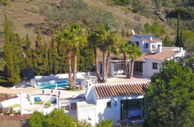 4 sovrum Villa till salu i Canillas de Aceituno med pool - 849 000 € (Ref: 9204759)