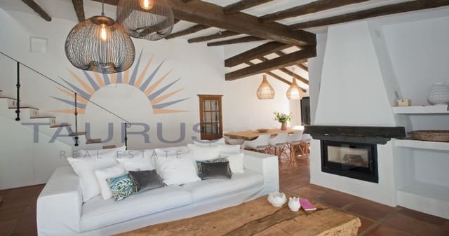 4 sovrum Villa till salu i Canillas de Aceituno med pool - 849 000 € (Ref: 9204759)