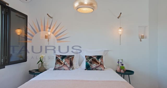 4 sovrum Villa till salu i Canillas de Aceituno med pool - 849 000 € (Ref: 9204759)