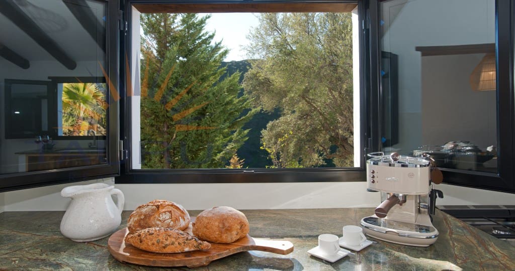 4 sypialnia Willa na sprzedaż w Canillas de Aceituno z basenem - 849 000 € (Ref: 9204759)