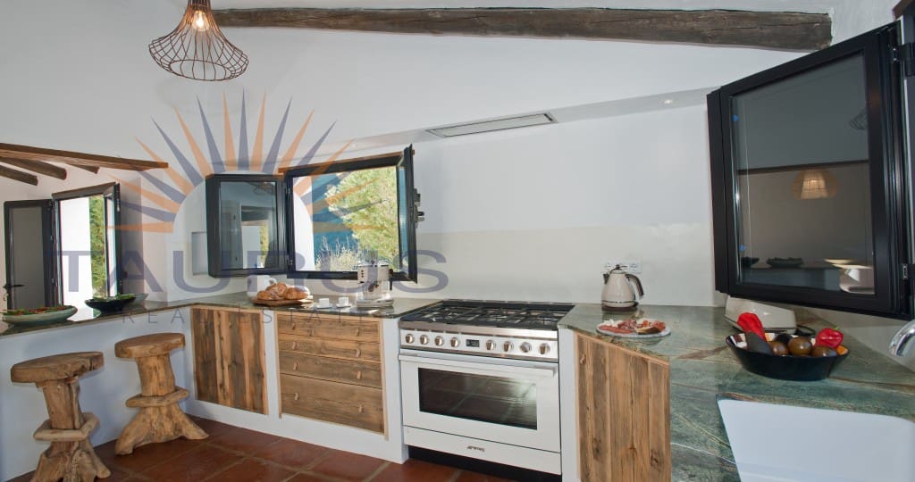 4 sypialnia Willa na sprzedaż w Canillas de Aceituno z basenem - 849 000 € (Ref: 9204759)