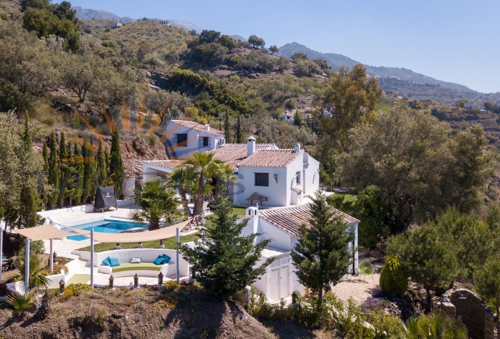 4 sypialnia Willa na sprzedaż w Canillas de Aceituno z basenem - 849 000 € (Ref: 9204759)