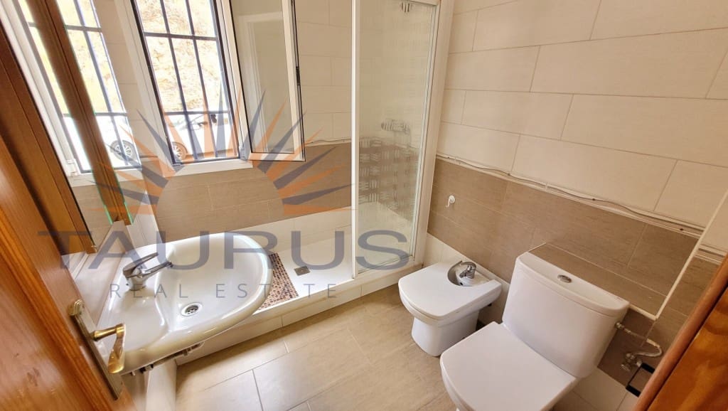 3 bedroom Apartment for sale in Caleta de Velez - € 249,000 (Ref: 9239800)