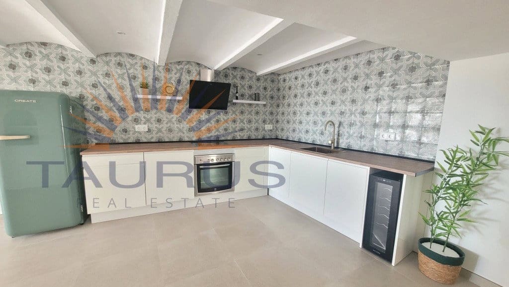 1 bedroom Townhouse for sale in Competa with pool - € 169,000 (Ref: 9243236)