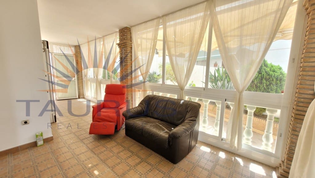 5 soveværelse Villa til salg i Caleta de Velez med garage - € 995.000 (Ref: 9251979)