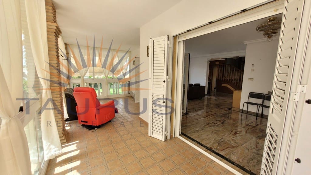 5 soveværelse Villa til salg i Caleta de Velez med garage - € 995.000 (Ref: 9251979)