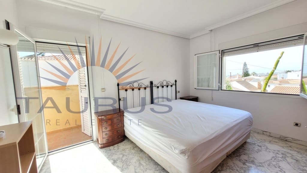 5 soveværelse Villa til salg i Caleta de Velez med garage - € 995.000 (Ref: 9251979)