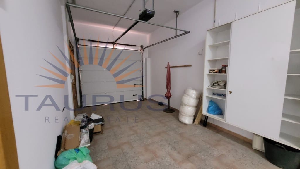 5 soveværelse Villa til salg i Caleta de Velez med garage - € 995.000 (Ref: 9251979)