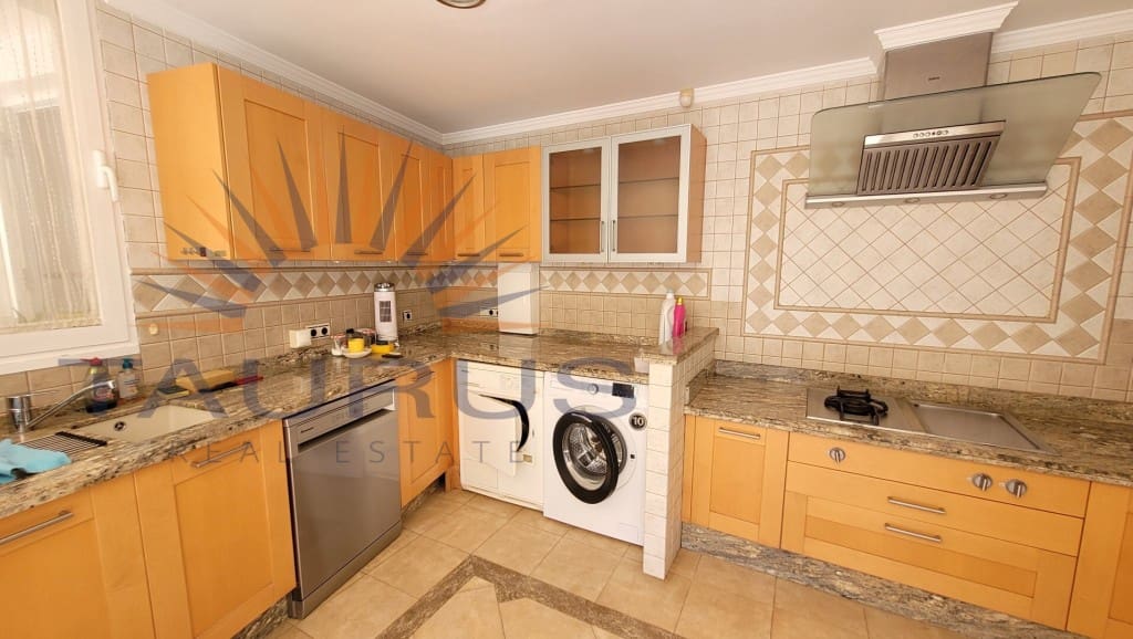 5 soveværelse Villa til salg i Caleta de Velez med garage - € 995.000 (Ref: 9251979)