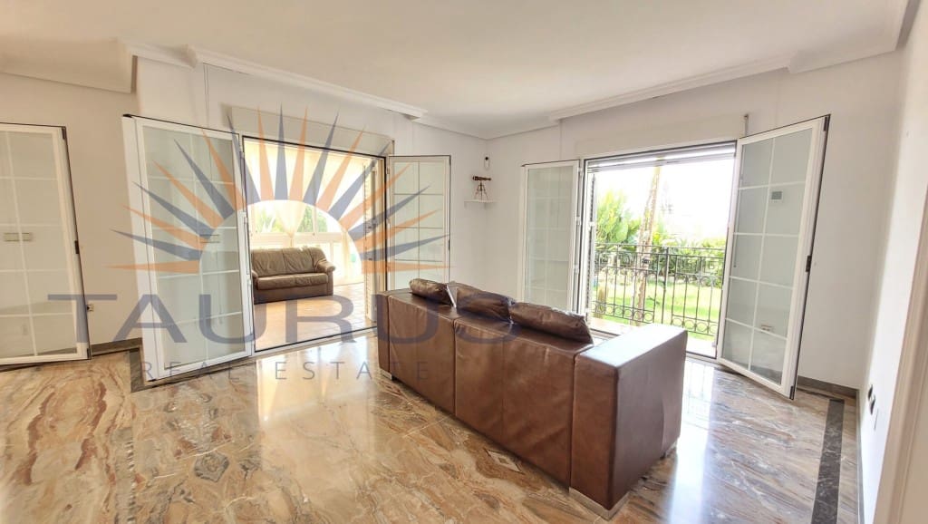 5 soveværelse Villa til salg i Caleta de Velez med garage - € 995.000 (Ref: 9251979)