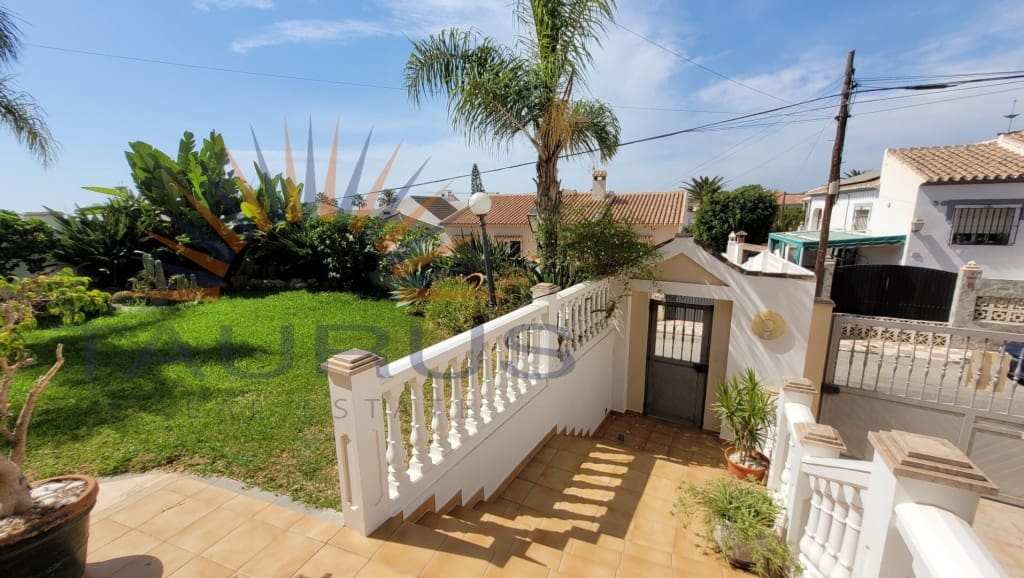 5 soveværelse Villa til salg i Caleta de Velez med garage - € 995.000 (Ref: 9251979)