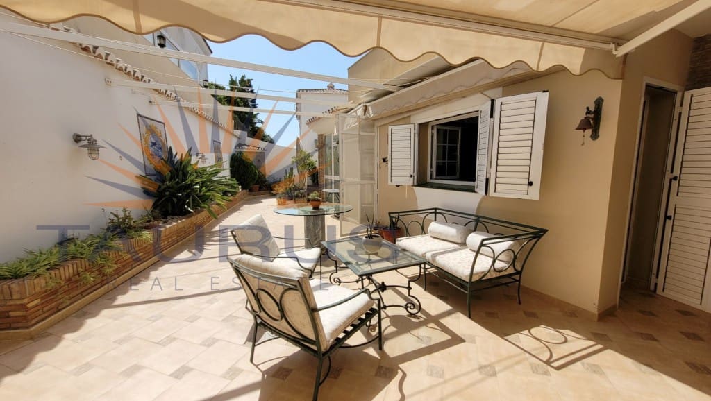 5 soveværelse Villa til salg i Caleta de Velez med garage - € 995.000 (Ref: 9251979)