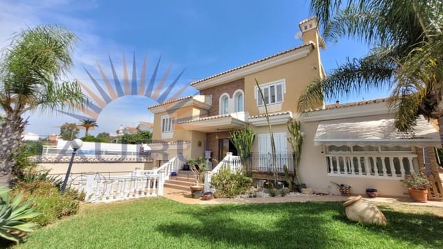 5 soverom Villa til salgs i Caleta de Vélez, Vélez-Málaga med garasje - € 995 000 (Ref: 9251979)